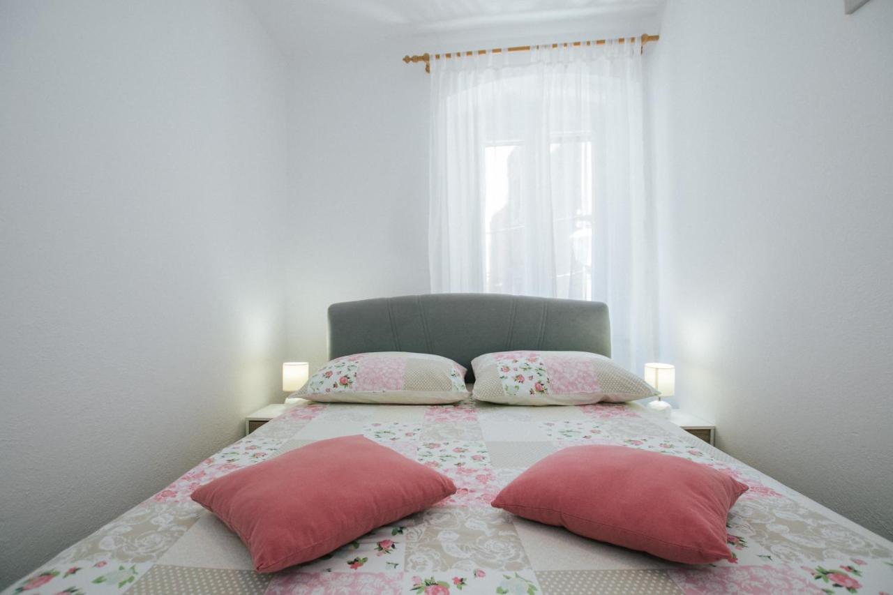 Apartments Ivana Трогир Экстерьер фото