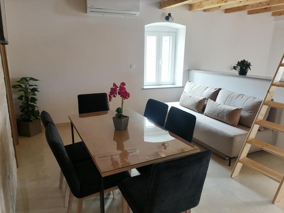 Apartments Ivana Трогир Экстерьер фото