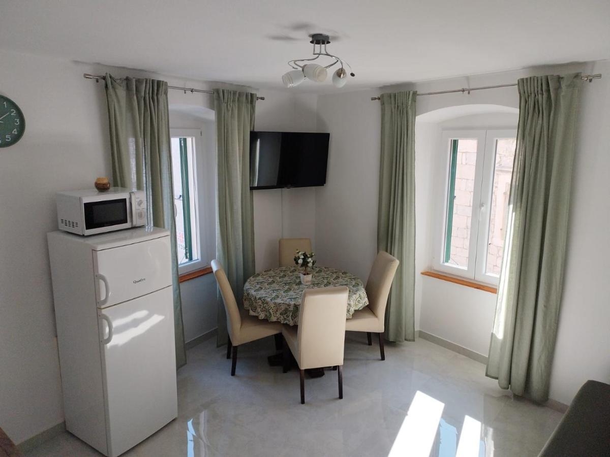 Apartments Ivana Трогир Экстерьер фото